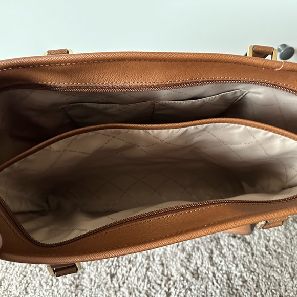 Michael Kors laptop bag - cream and brown - Picture 4 of 5